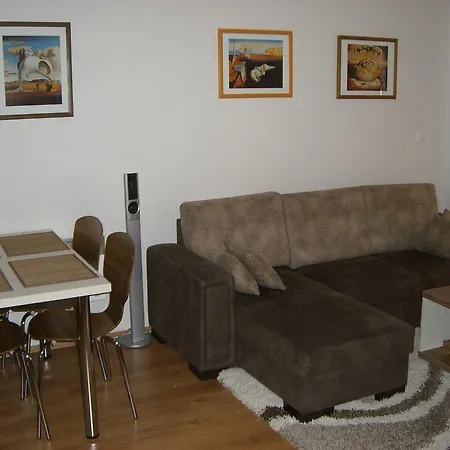 Horec 2 Apartment